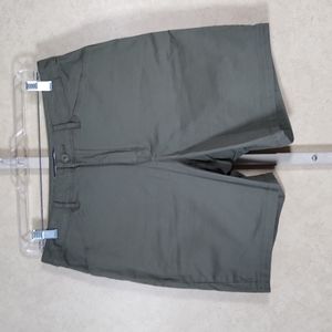 04095 Croft & Barrow green cotton chino shorts 10